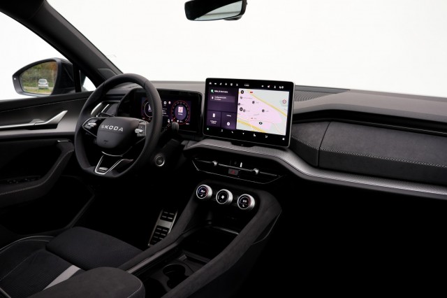 SKODA KODIAQ 1.5 TSI PHEV Sportline Business - 204 pk **Trekhaak / DCC / Steel Grey, Autobedrijf Ploemen Meerssen BV, Meerssen