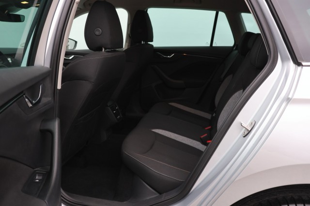 SKODA KAMIQ 1.0 TSI DSG Selection - 116 pk **Camera / Full Link / PDC, Autobedrijf Ploemen Meerssen BV, Meerssen