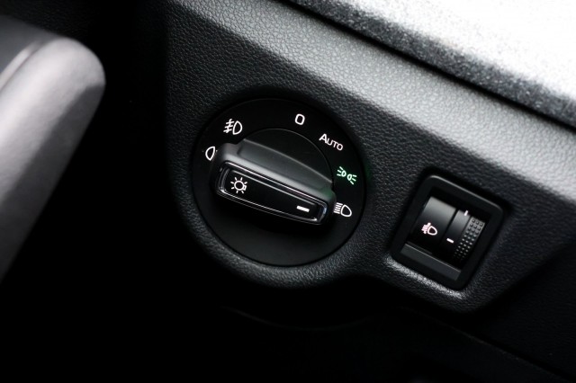 SKODA KAMIQ 1.0 TSI DSG Selection - 116 pk **Camera / Full Link / PDC, Autobedrijf Ploemen Meerssen BV, Meerssen