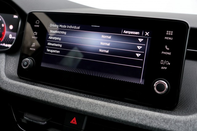 SKODA KAMIQ 1.0 TSI DSG Selection - 116 pk **Camera / Full Link / PDC, Autobedrijf Ploemen Meerssen BV, Meerssen