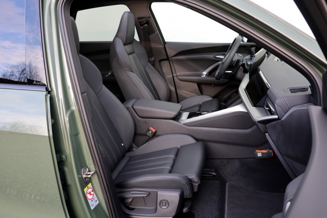 AUDI Q5 2.0 TFSI e-Hybrid S Edition  - 299 pk **Lucht / Pano / Trekhaak, Autobedrijf Ploemen Meerssen BV, Meerssen