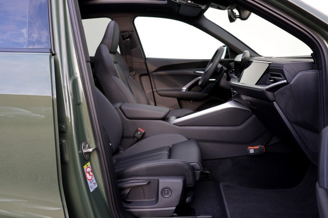 AUDI Q5 2.0 TFSI e-Hybrid S Edition  - 299 pk **Lucht / Pano / Trekhaak, Autobedrijf Ploemen Meerssen BV, Meerssen