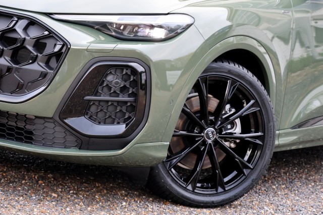 AUDI Q5 2.0 TFSI e-Hybrid S Edition  - 299 pk **Lucht / Pano / Trekhaak, Autobedrijf Ploemen Meerssen BV, Meerssen