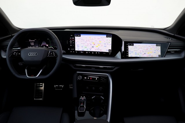 AUDI Q5 2.0 TFSI e-Hybrid S Edition  - 299 pk **Lucht / Pano / Trekhaak, Autobedrijf Ploemen Meerssen BV, Meerssen