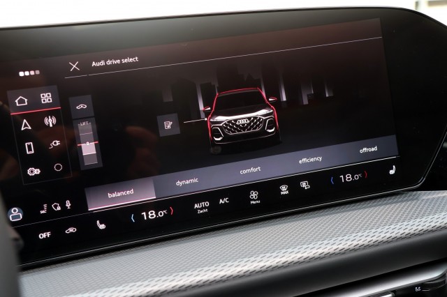 AUDI Q5 2.0 TFSI e-Hybrid S Edition  - 299 pk **Lucht / Pano / Trekhaak, Autobedrijf Ploemen Meerssen BV, Meerssen