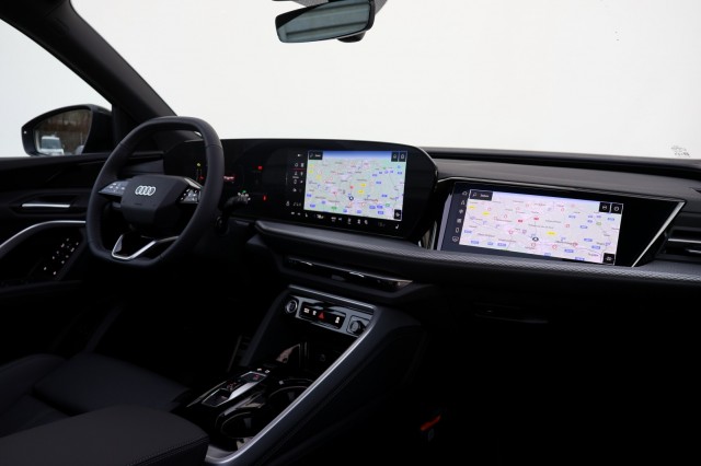 AUDI Q5 2.0 TFSI e-Hybrid S Edition  - 299 pk **Lucht / Pano / Trekhaak, Autobedrijf Ploemen Meerssen BV, Meerssen