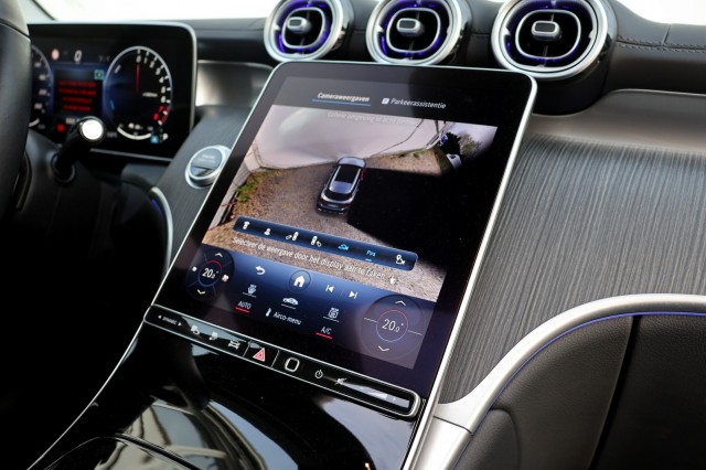 MERCEDES-BENZ GLC-KLASSE 300e 4Matic Luxury Line - 313 pk, Autobedrijf Ploemen Meerssen BV, Meerssen