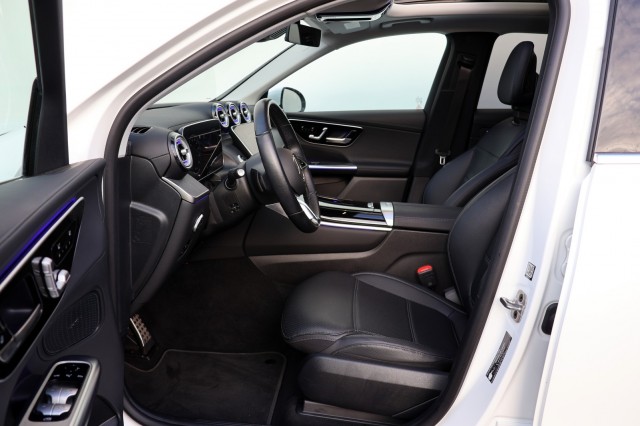 MERCEDES-BENZ GLC-KLASSE 300e 4Matic Luxury Line - 313 pk, Autobedrijf Ploemen Meerssen BV, Meerssen