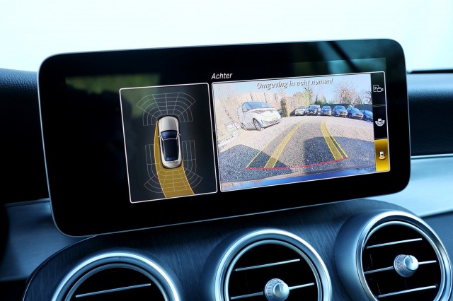 MERCEDES-BENZ C-KLASSE Cabrio AMG Line - 183 pk **Stoelventilatie / Leer / Camera, Autobedrijf Ploemen Meerssen BV, Meerssen