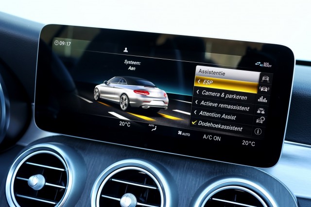 MERCEDES-BENZ C-KLASSE Cabrio AMG Line - 183 pk **Stoelventilatie / Leer / Camera, Autobedrijf Ploemen Meerssen BV, Meerssen