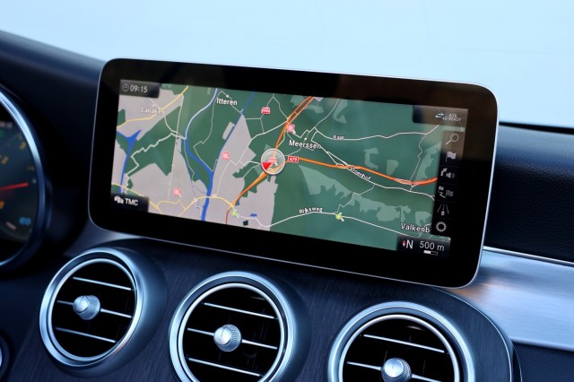 MERCEDES-BENZ C-KLASSE Cabrio AMG Line - 183 pk **Stoelventilatie / Leer / Camera, Autobedrijf Ploemen Meerssen BV, Meerssen