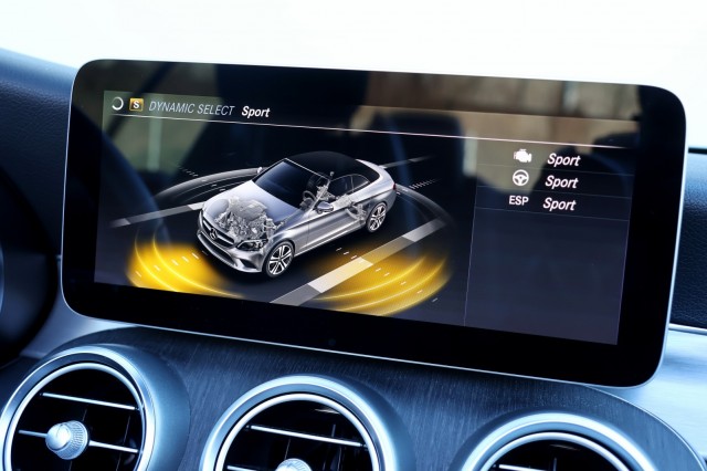 MERCEDES-BENZ C-KLASSE Cabrio AMG Line - 183 pk **Stoelventilatie / Leer / Camera, Autobedrijf Ploemen Meerssen BV, Meerssen