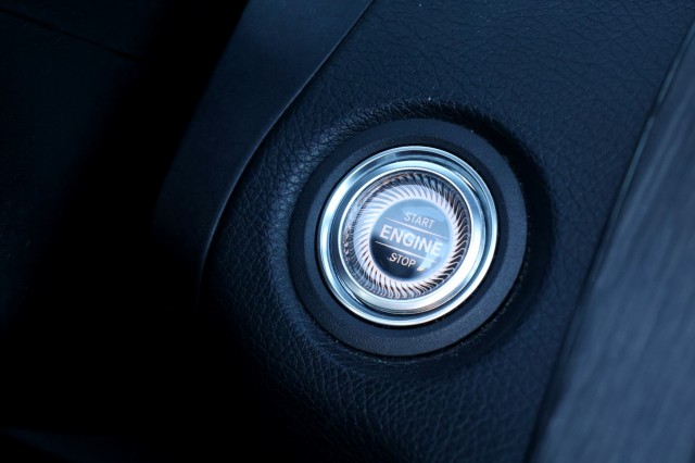 MERCEDES-BENZ C-KLASSE Cabrio AMG Line - 183 pk **Stoelventilatie / Leer / Camera, Autobedrijf Ploemen Meerssen BV, Meerssen