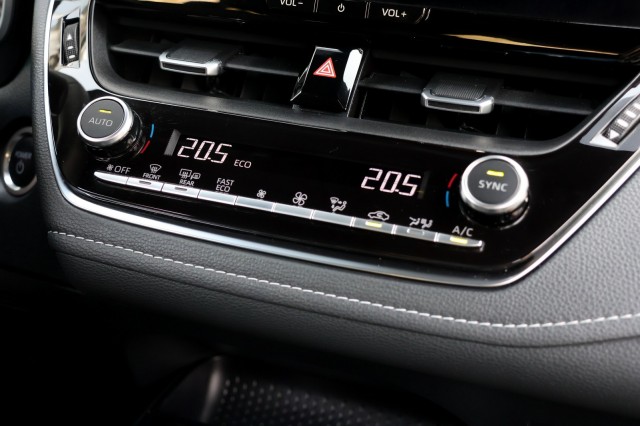 TOYOTA COROLLA HYBRID 140 BUSINESS, Autobedrijf Ploemen Meerssen BV, Meerssen