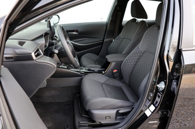 TOYOTA COROLLA HYBRID 140 BUSINESS, Autobedrijf Ploemen Meerssen BV, Meerssen