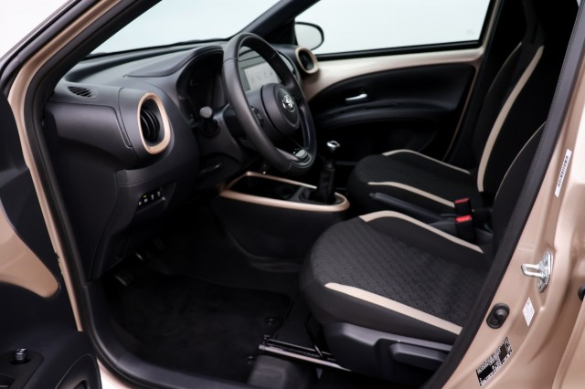 TOYOTA AYGO X 1.0 VVT-i MT Pulse - 72 pk **Bi-tone / Camera / Carplay , Autobedrijf Ploemen Meerssen BV, Meerssen