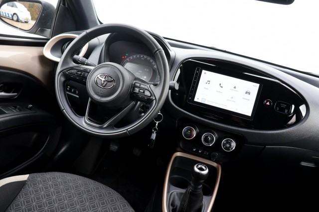 TOYOTA AYGO X 1.0 VVT-i MT Pulse - 72 pk **Bi-tone / Camera / Carplay , Autobedrijf Ploemen Meerssen BV, Meerssen
