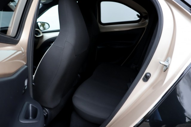 TOYOTA AYGO X 1.0 VVT-i MT Pulse - 72 pk **Bi-tone / Camera / Carplay , Autobedrijf Ploemen Meerssen BV, Meerssen