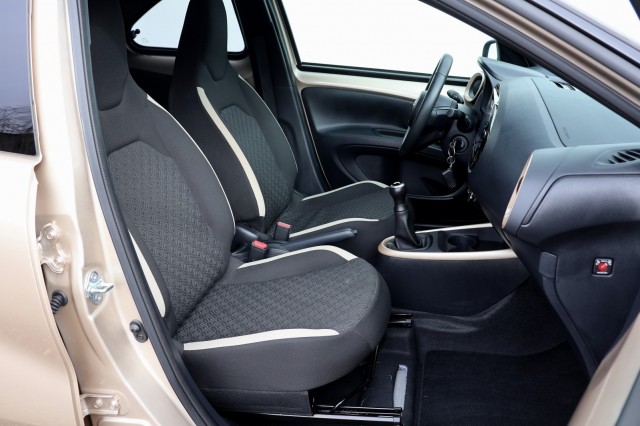 TOYOTA AYGO X 1.0 VVT-i MT Pulse - 72 pk **Bi-tone / Camera / Carplay , Autobedrijf Ploemen Meerssen BV, Meerssen