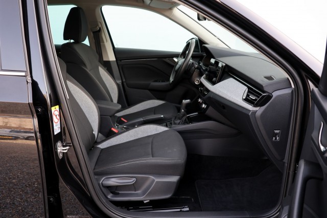 SKODA KAMIQ 1.0 TSI DSG Selection - 116 pk **Camera / Full Link / PDC, Autobedrijf Ploemen Meerssen BV, Meerssen