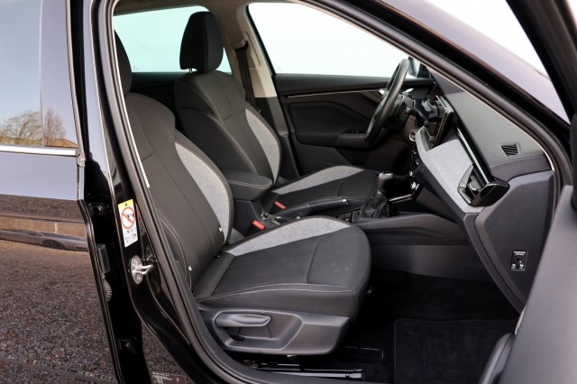 SKODA KAMIQ 1.0 TSI DSG Selection - 116 pk **Camera / Full Link / PDC, Autobedrijf Ploemen Meerssen BV, Meerssen