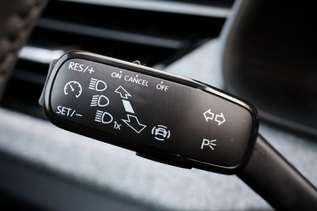 SKODA KAMIQ 1.0 TSI DSG Selection - 116 pk **Camera / Full Link / PDC, Autobedrijf Ploemen Meerssen BV, Meerssen