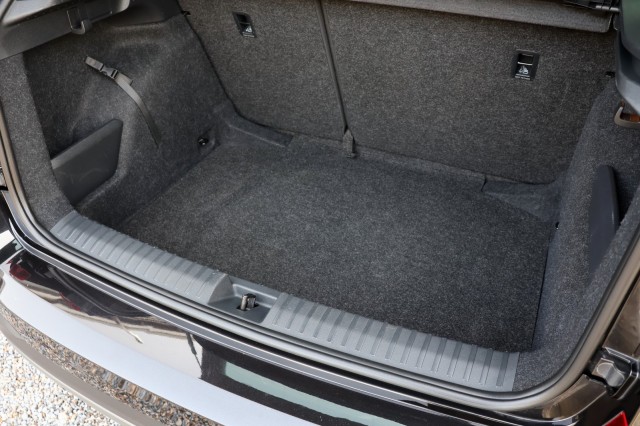 SKODA KAMIQ 1.0 TSI DSG Selection - 116 pk **Camera / Full Link / PDC, Autobedrijf Ploemen Meerssen BV, Meerssen