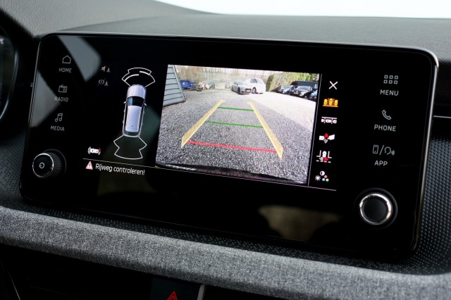 SKODA KAMIQ 1.0 TSI DSG Selection - 116 pk **Camera / Full Link / PDC, Autobedrijf Ploemen Meerssen BV, Meerssen