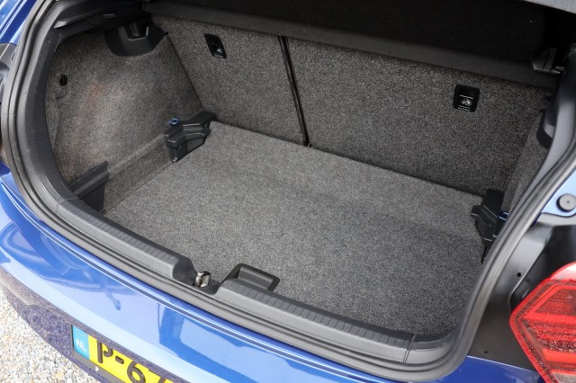 VOLKSWAGEN POLO 1.0 TSI Comfortline / PDC / Carplay / Stoelverwarming , Autobedrijf Ploemen Meerssen BV, Meerssen