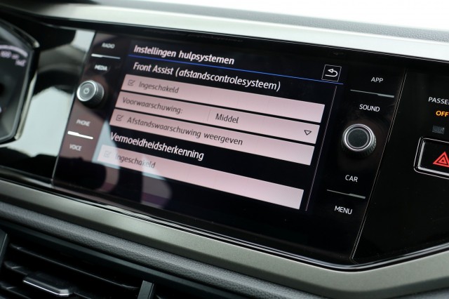 VOLKSWAGEN POLO 1.0 TSI Comfortline / PDC / Carplay / Stoelverwarming , Autobedrijf Ploemen Meerssen BV, Meerssen