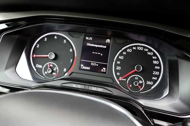 VOLKSWAGEN POLO 1.0 TSI Comfortline / PDC / Carplay / Stoelverwarming , Autobedrijf Ploemen Meerssen BV, Meerssen