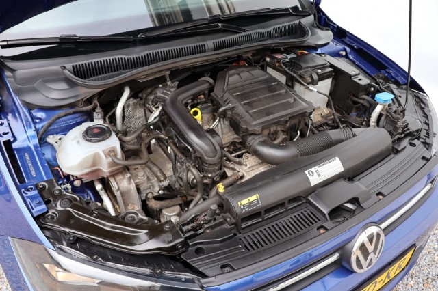 VOLKSWAGEN POLO 1.0 TSI Comfortline / PDC / Carplay / Stoelverwarming , Autobedrijf Ploemen Meerssen BV, Meerssen