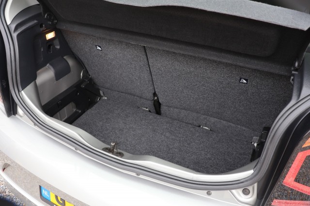 VOLKSWAGEN UP 1.0 BMT Move Up! - 60 pk **PDC / DAB / Cruise control, Autobedrijf Ploemen Meerssen BV, Meerssen