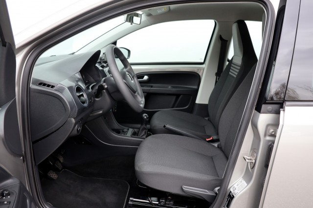 VOLKSWAGEN UP 1.0 BMT Move Up! - 60 pk **PDC / DAB / Cruise control, Autobedrijf Ploemen Meerssen BV, Meerssen