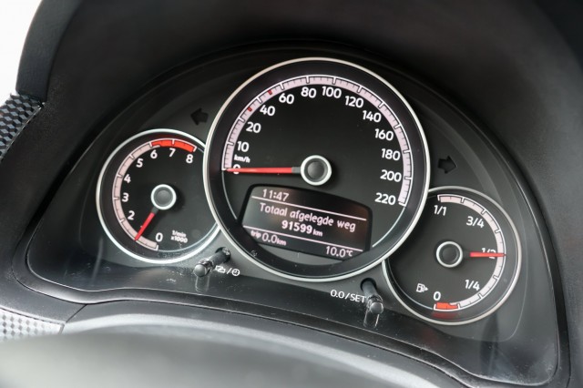 VOLKSWAGEN UP 1.0 BMT Move Up! - 60 pk **PDC / DAB / Cruise control, Autobedrijf Ploemen Meerssen BV, Meerssen