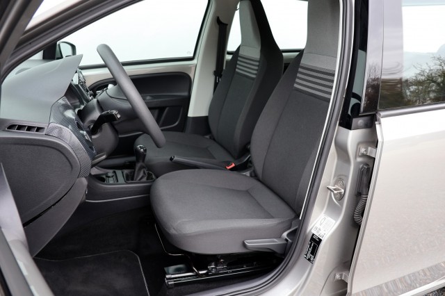 VOLKSWAGEN UP 1.0 BMT Move Up! - 60 pk **PDC / DAB / Cruise control, Autobedrijf Ploemen Meerssen BV, Meerssen