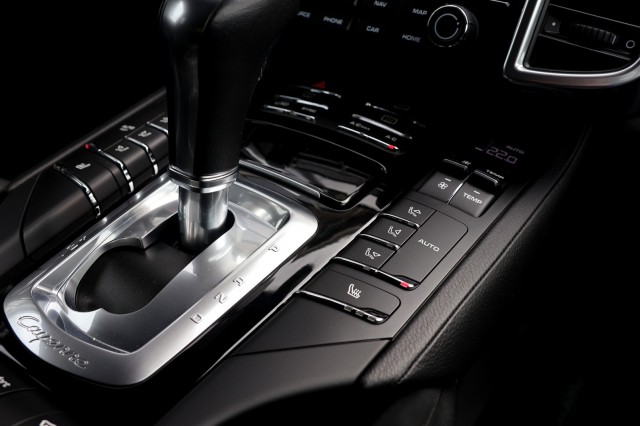 PORSCHE CAYENNE 3.0 S E-Hybrid Platnium Edition - 416 pk **Pano / Lucht / BOSE, Autobedrijf Ploemen Meerssen BV, Meerssen