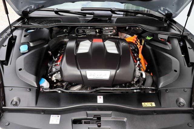 PORSCHE CAYENNE 3.0 S E-Hybrid Platnium Edition - 416 pk **Pano / Lucht / BOSE, Autobedrijf Ploemen Meerssen BV, Meerssen