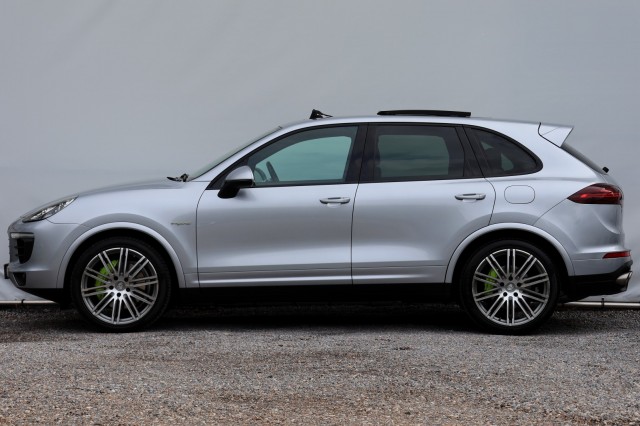 PORSCHE CAYENNE 3.0 S E-Hybrid Platnium Edition - 416 pk **Pano / Lucht / BOSE, Autobedrijf Ploemen Meerssen BV, Meerssen