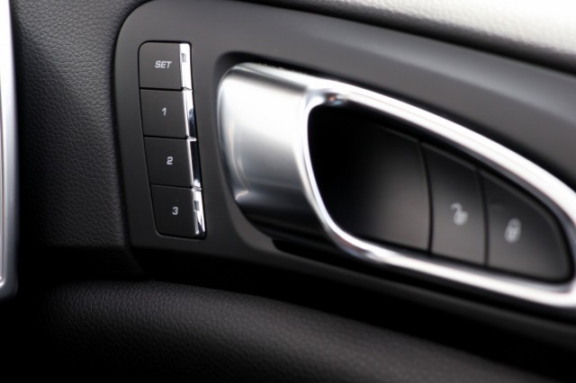 PORSCHE CAYENNE 3.0 S E-Hybrid Platnium Edition - 416 pk **Pano / Lucht / BOSE, Autobedrijf Ploemen Meerssen BV, Meerssen