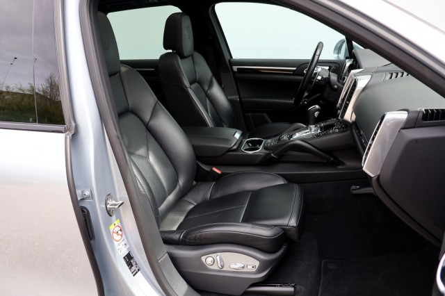 PORSCHE CAYENNE 3.0 S E-Hybrid Platnium Edition - 416 pk **Pano / Lucht / BOSE, Autobedrijf Ploemen Meerssen BV, Meerssen