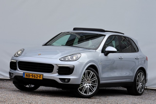PORSCHE CAYENNE 3.0 S E-Hybrid Platnium Edition - 416 pk **Pano / Lucht / BOSE, Autobedrijf Ploemen Meerssen BV, Meerssen