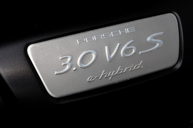 PORSCHE CAYENNE 3.0 S E-Hybrid Platnium Edition - 416 pk **Pano / Lucht / BOSE, Autobedrijf Ploemen Meerssen BV, Meerssen