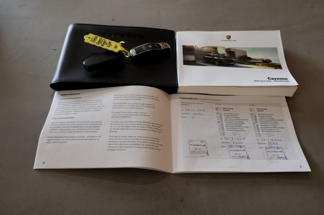 PORSCHE CAYENNE 3.0 S E-Hybrid Platnium Edition - 416 pk **Pano / Lucht / BOSE, Autobedrijf Ploemen Meerssen BV, Meerssen