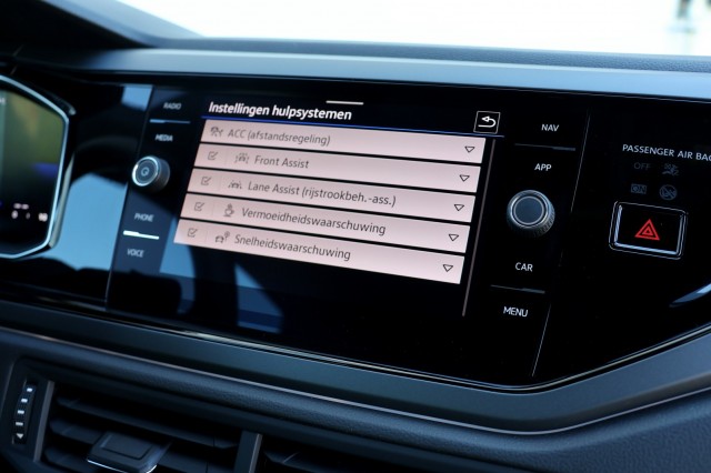 VOLKSWAGEN POLO 1.0 TSI R-LINE / DSG / Carplay /, Autobedrijf Ploemen Meerssen BV, Meerssen