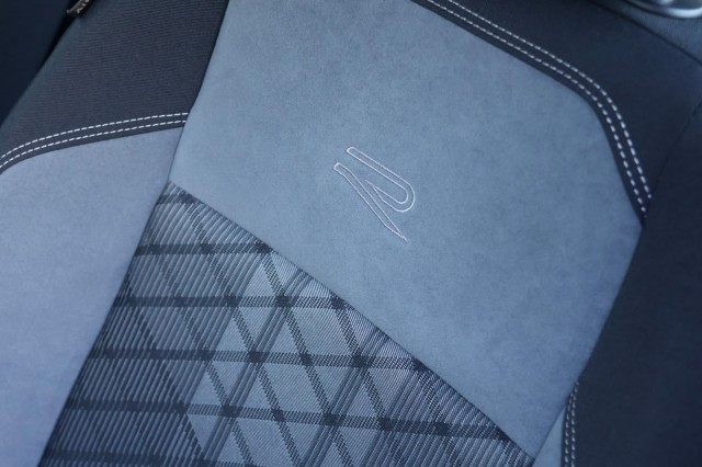 VOLKSWAGEN POLO 1.0 TSI R-LINE / DSG / Carplay /, Autobedrijf Ploemen Meerssen BV, Meerssen