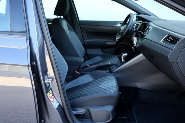 VOLKSWAGEN POLO 1.0 TSI R-LINE / DSG / Carplay /, Autobedrijf Ploemen Meerssen BV, Meerssen