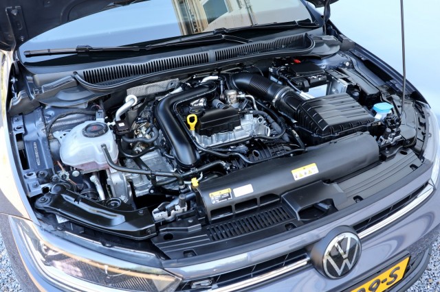 VOLKSWAGEN POLO 1.0 TSI R-LINE / DSG / Carplay /, Autobedrijf Ploemen Meerssen BV, Meerssen