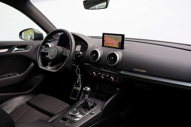 AUDI A3 Sportback 1.5 TFSI Sport S-Line Edition - 150 pk, Autobedrijf Ploemen Meerssen BV, Meerssen