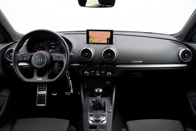 AUDI A3 Sportback 1.5 TFSI Sport S-Line Edition - 150 pk, Autobedrijf Ploemen Meerssen BV, Meerssen